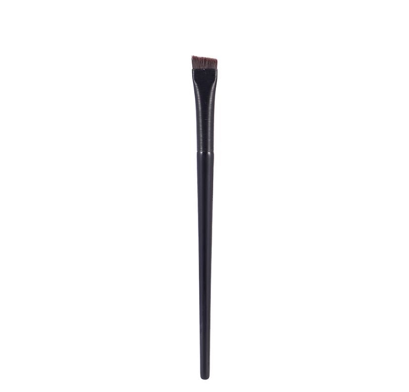 Nai’s 001 Angle Brow Brush